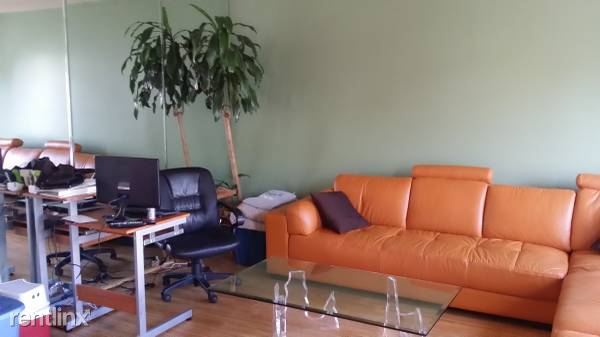 Building Photo - 11 Rockne St