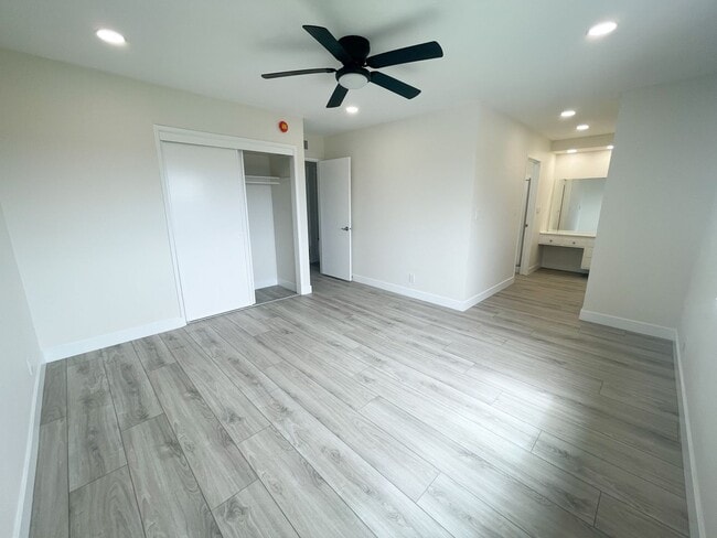 Building Photo - 3 bedroom 2 bath home in desired neighborhood