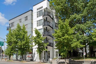 Building Photo - 5819 Glisan