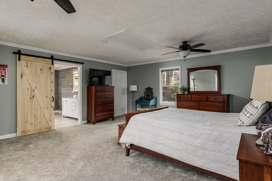 Building Photo - 380 Swoope Dr