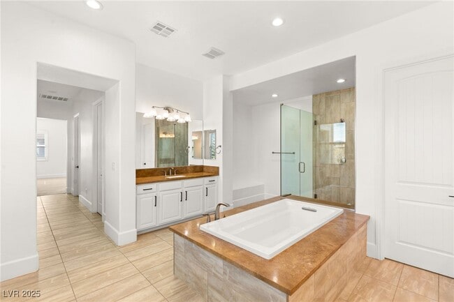 Building Photo - 4039 Villa Rafael Dr