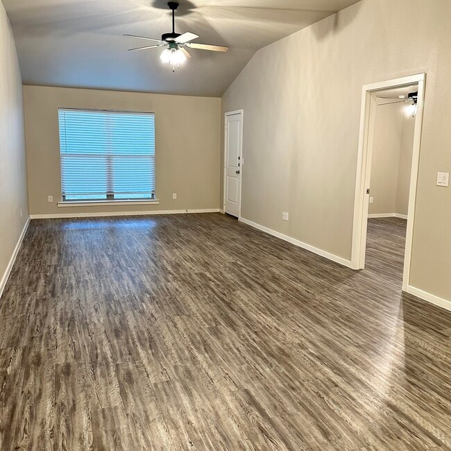 Building Photo - 2106 N Avenue J