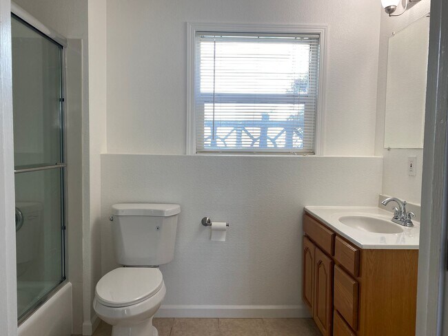 Building Photo - 1033 Pacific Ave