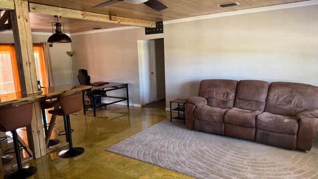 Building Photo - 110 U Vista Ct