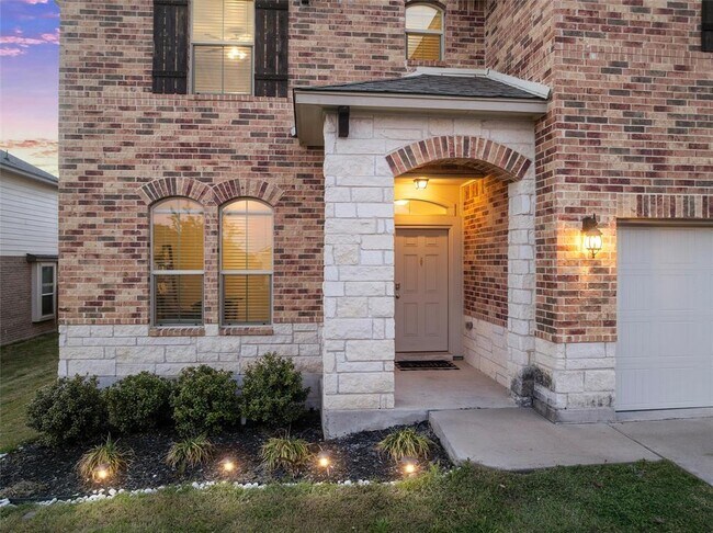 Building Photo - 6113 Lavaca Dr