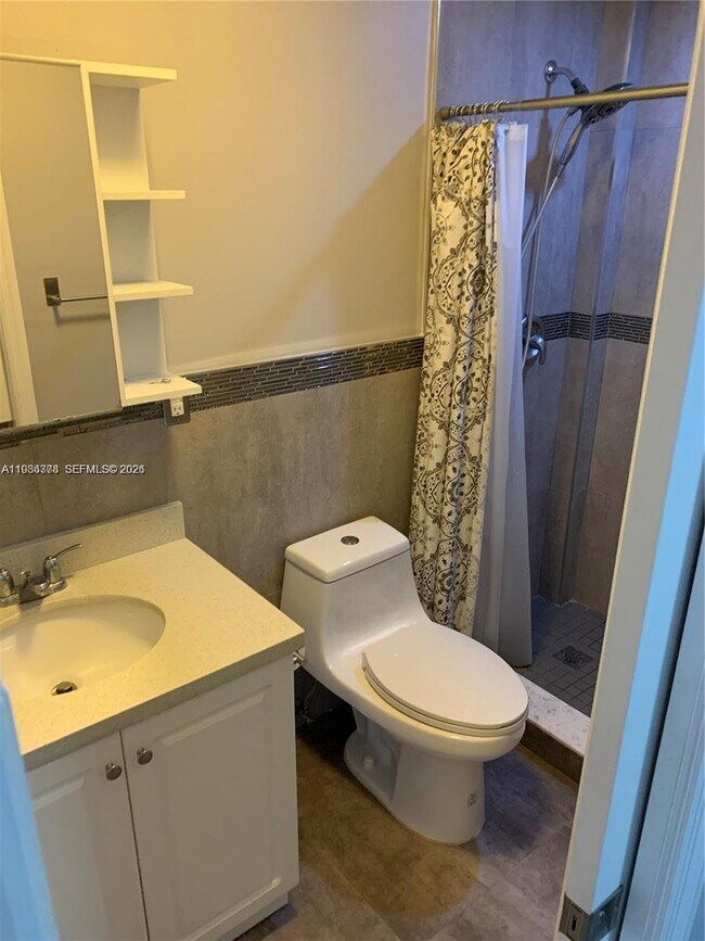 Building Photo - 40 Olive Dr