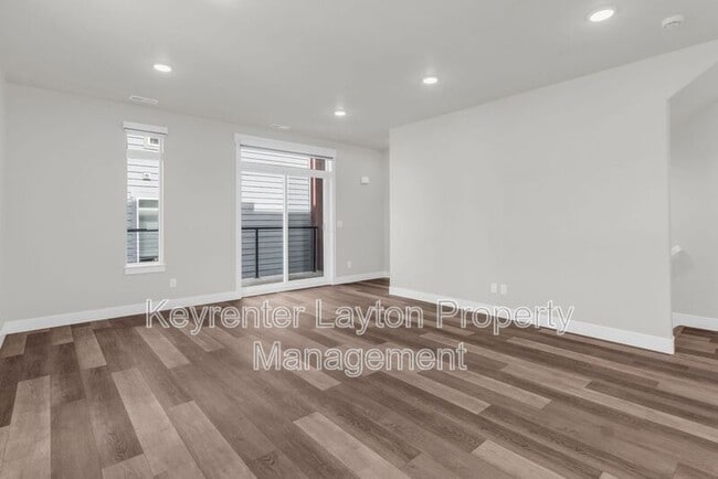 Building Photo - 453 E 690 S