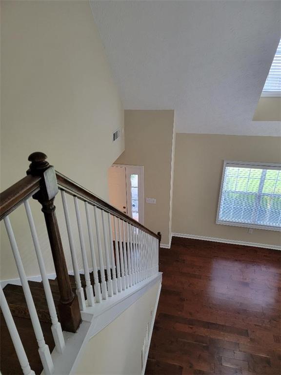 Building Photo - 2199 Mainsail Dr NE