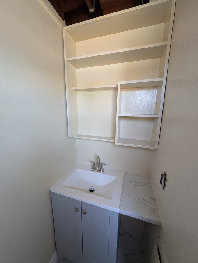 Building Photo - 2600 Shanks Rd