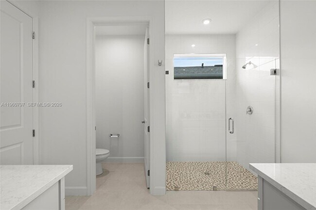 Building Photo - 13461 SW Bally Dr