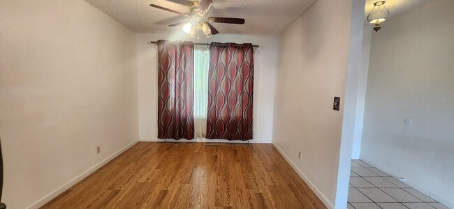 Building Photo - 3 Bedroom 2 Bathroom Home in Greenhaven