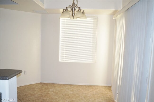 Building Photo - 6868 Sky Pointe Dr