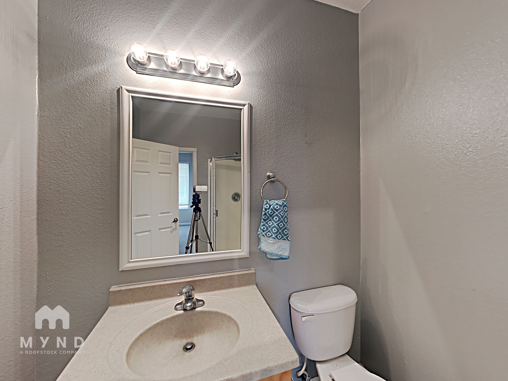 Building Photo - 425 Harriet Ln