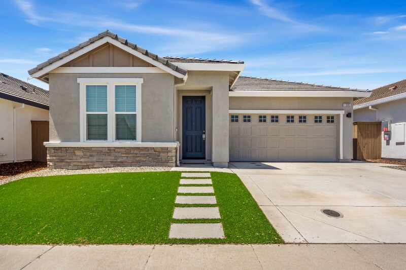 Building Photo - 1305 Swallowtail Dr