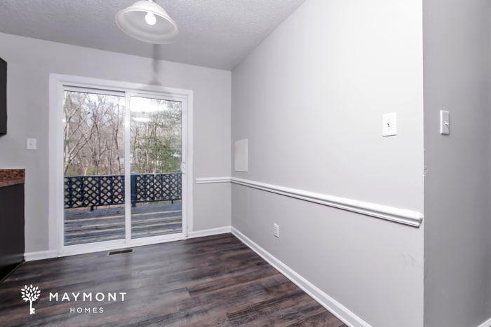 Building Photo - 406 Pine Run