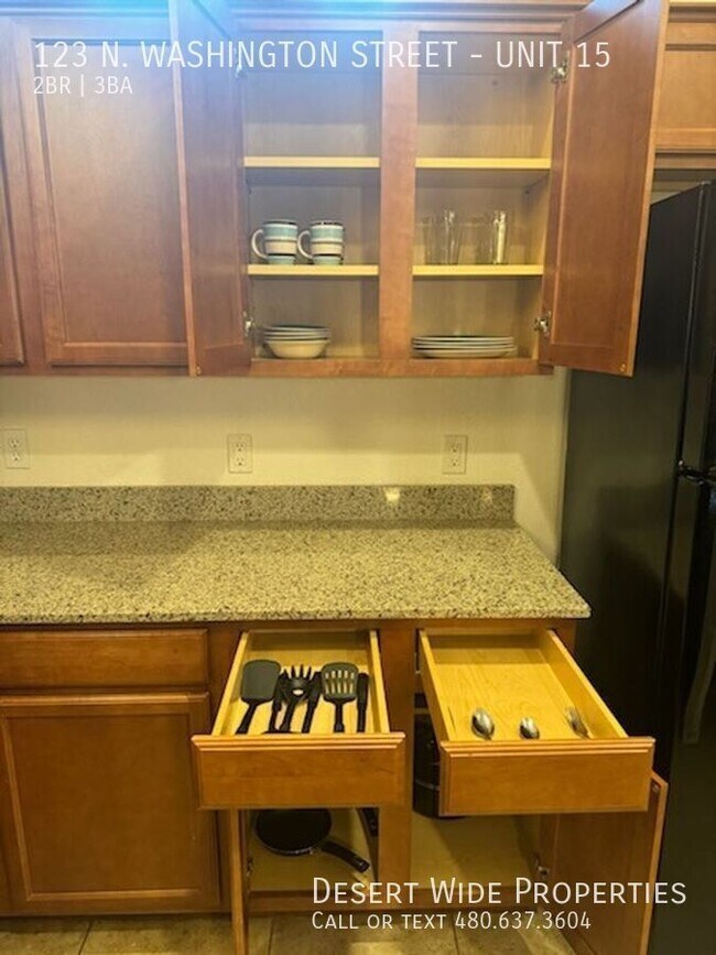 Building Photo - 123 N Washington St