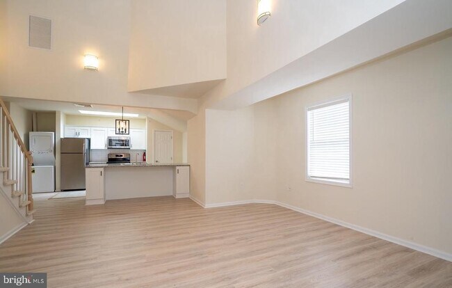 Building Photo - 11 Cranbury Rd