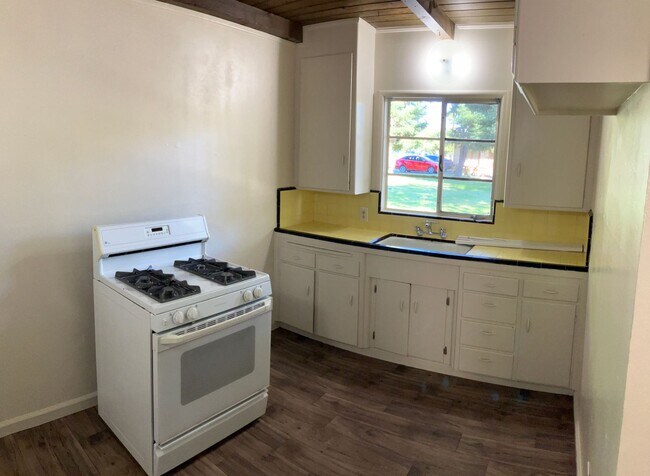 Building Photo - 1130 Stoddard Ave