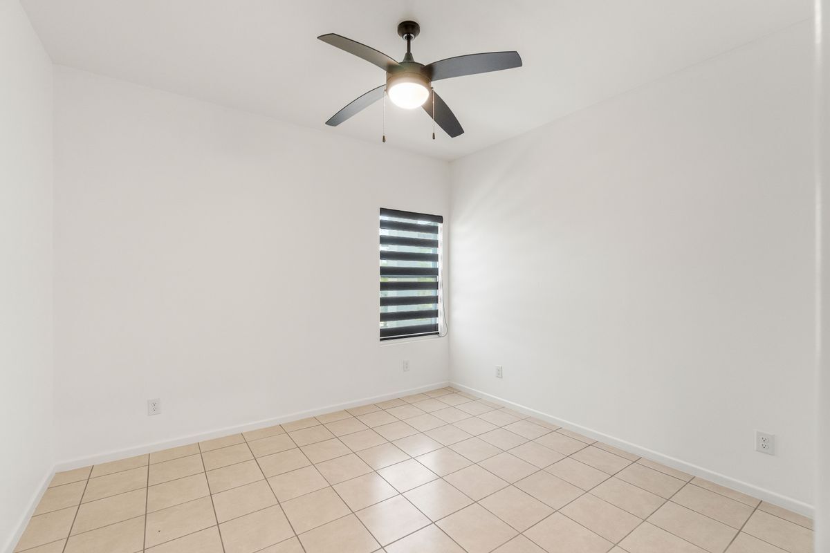 Building Photo - 418 N 3rd St