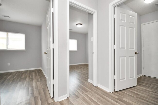 Building Photo - 4511 Coral Rose Ct