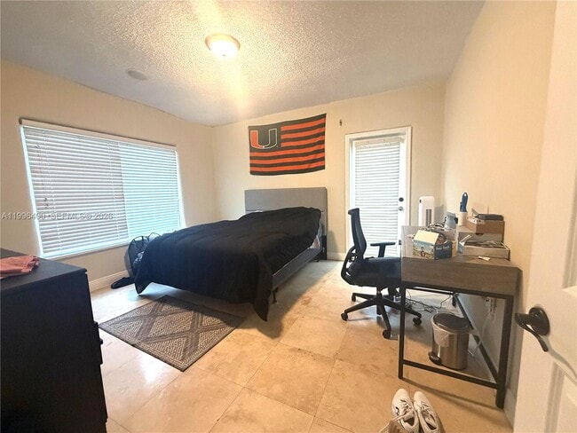 Building Photo - 5116 SW 57th Ave