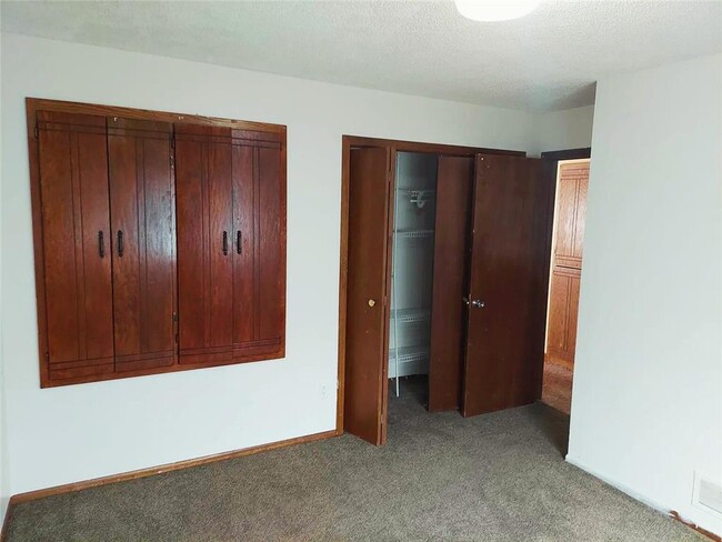 Building Photo - 94 108th Ave NW