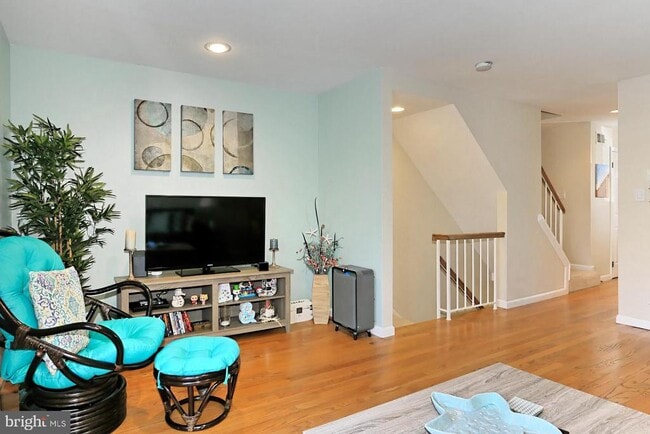 Building Photo - 8492 Laurel Oak Dr