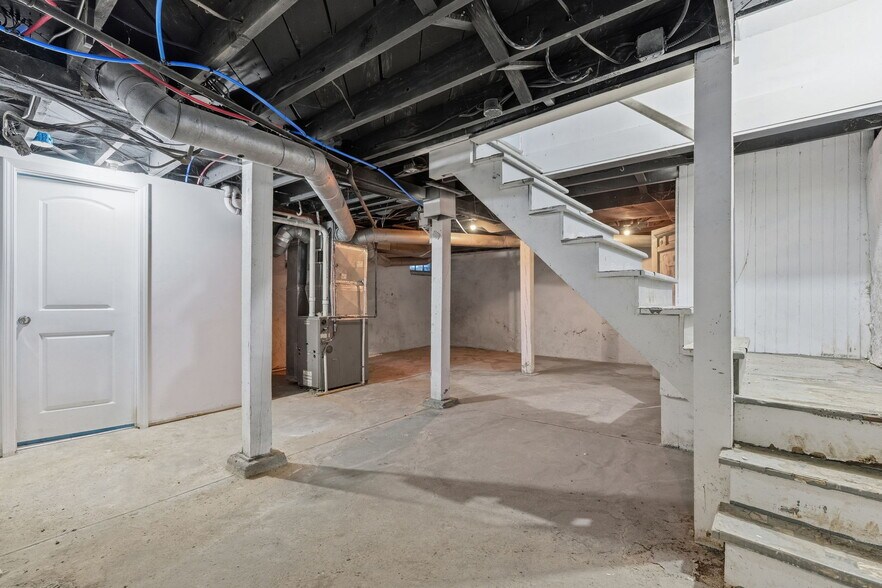 Building Photo - 904 Studer Ave