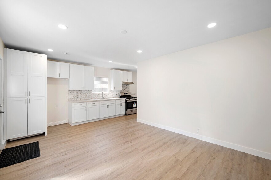Building Photo - 941 Verdugo Circle Dr