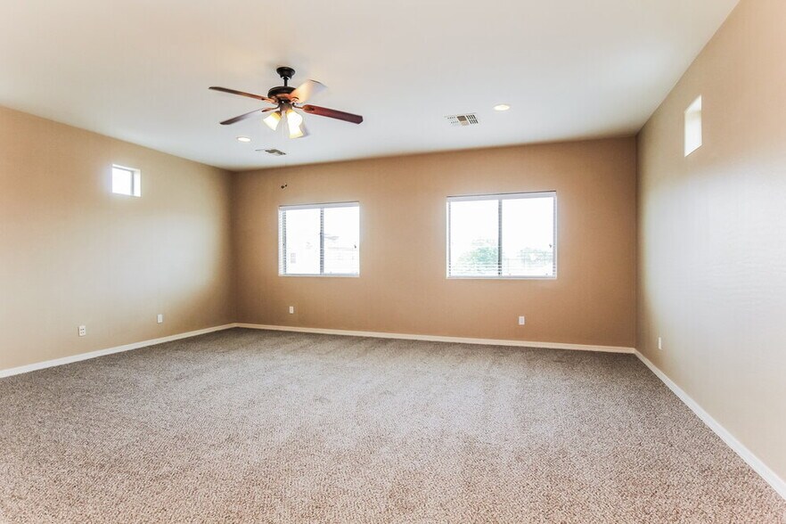 Building Photo - 4261 N 157th Ave