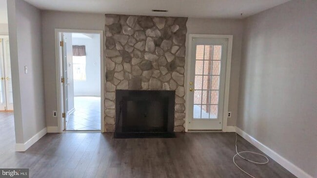 Building Photo - 45 Princeton Ct