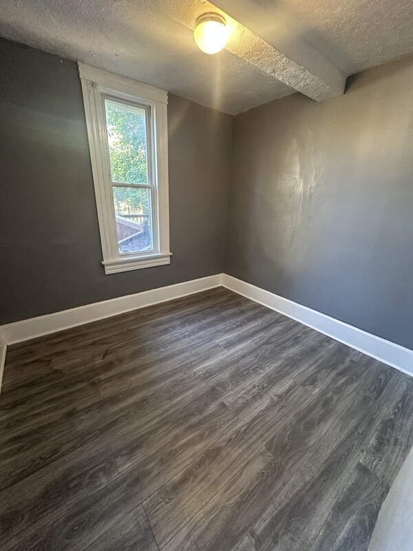 Building Photo - 3816 Archwood Ave