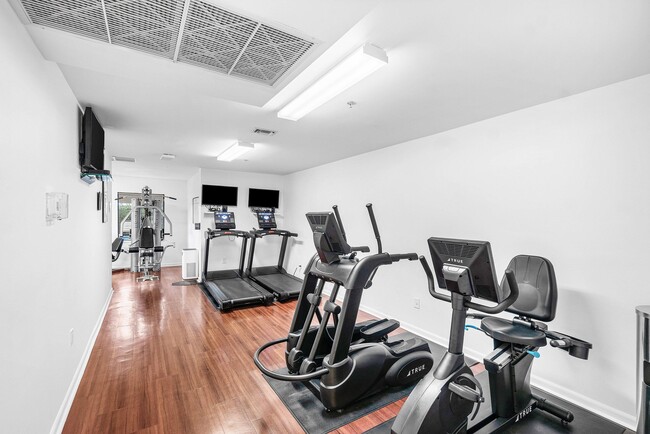 Building Photo - 3009 S Ocean Blvd