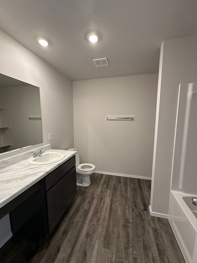 Building Photo - Now Pre-Leasing — Spacious 3 Bed, 2 Bath Home in Park Place!