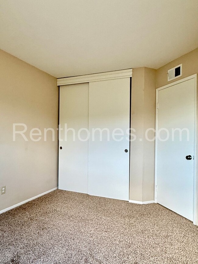 Building Photo - 13534 Longfellow Ln