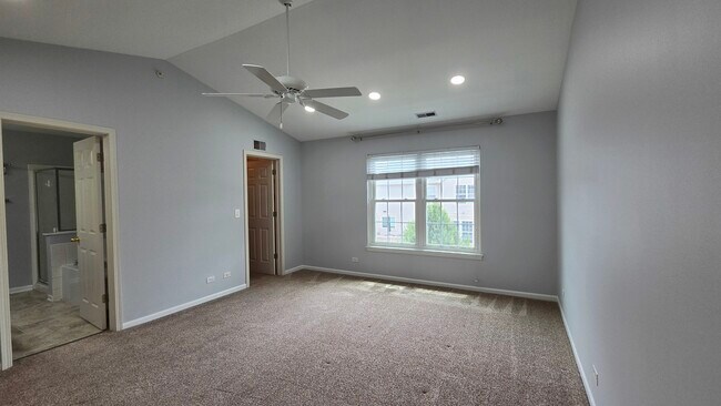 Building Photo - 2631 N Greenwood Ave
