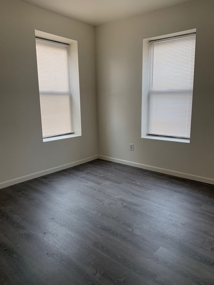 Building Photo - 227 Park Ave