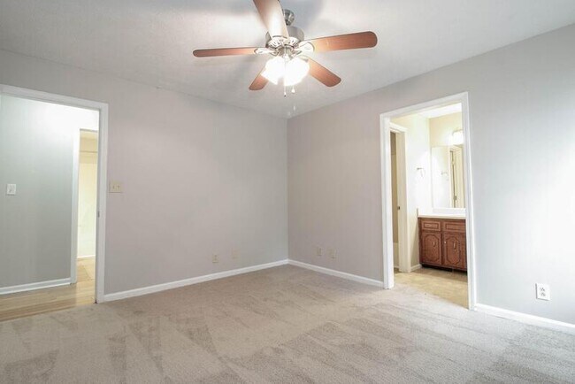 Building Photo - 700 Princeton Cir