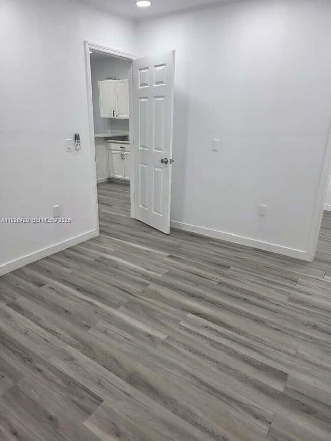 Building Photo - 23 Miami Gardens Rd