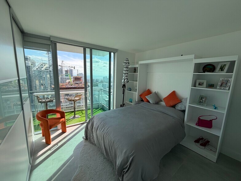 Building Photo - 92 SW 3rd St