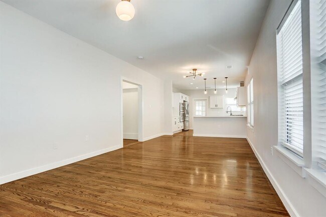 Building Photo - 1025 Adele St