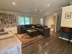 Building Photo - 1 Hunters Ridge Dr