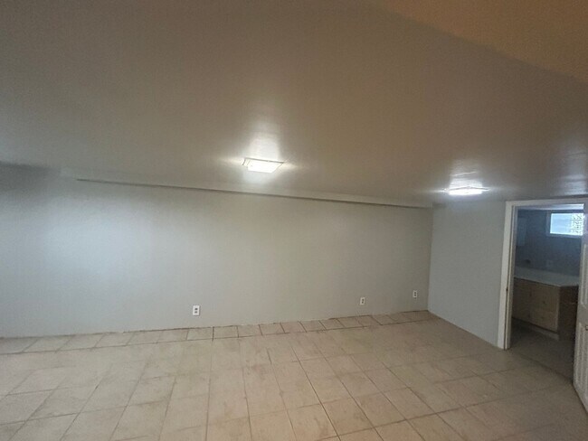 Building Photo - Beautiful Home in Northeast Philly