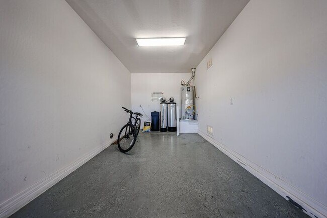 Building Photo - Stunning home located in the heart of Chandler, AZ!