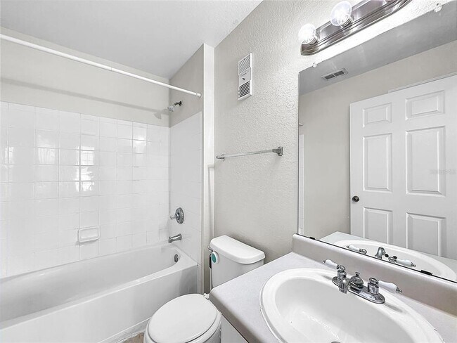 Building Photo - 13025 Mulberry Park Dr