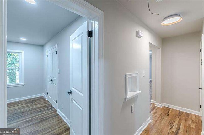 Building Photo - 1624 Dodson Dr SW