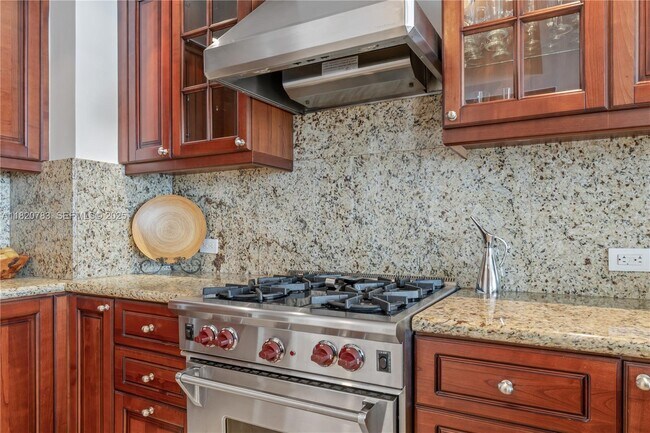 Building Photo - 17875 Collins Ave