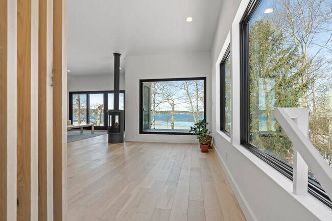 Building Photo - 44 Eagles Ln