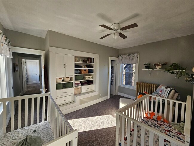 Building Photo - 32 Main St