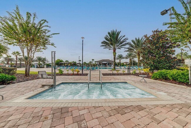 Building Photo - 9327 Sommerset Hills Dr